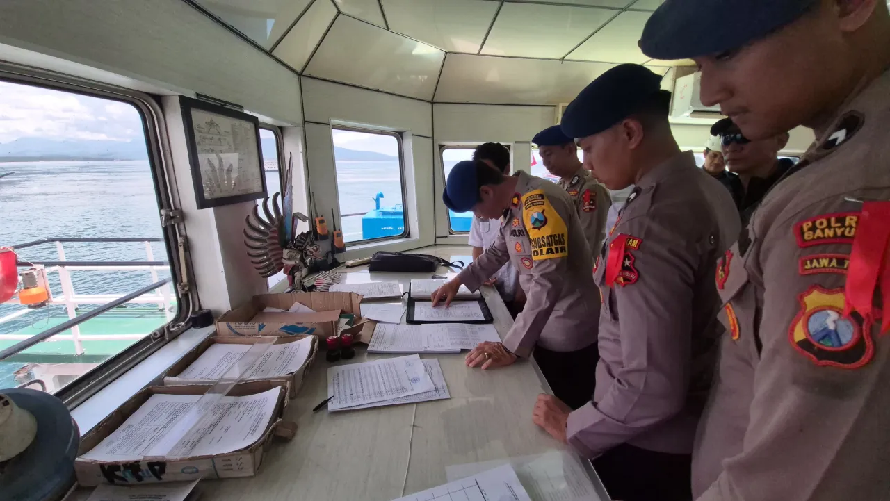 Jelang Nataru Polresta Banyuwangi Gelar Pemeriksaan Keselamatan Terpadu di Pelabuhan Ketapang
