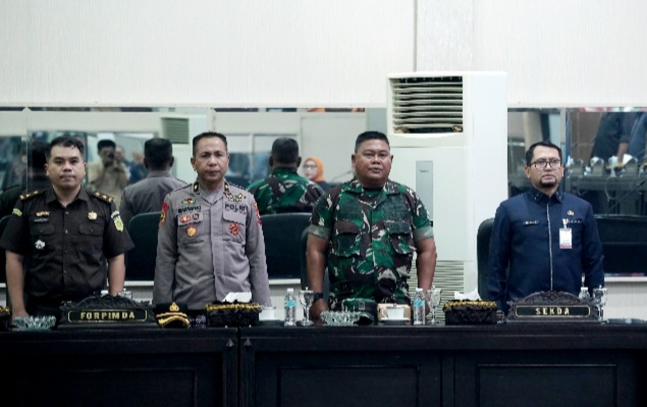 Dukung Tata Kelola Keuangan Daerah, Danramil 01/Bondowoso Hadiri Rapat Paripurna Raperda Perubahan APBD TA 2025