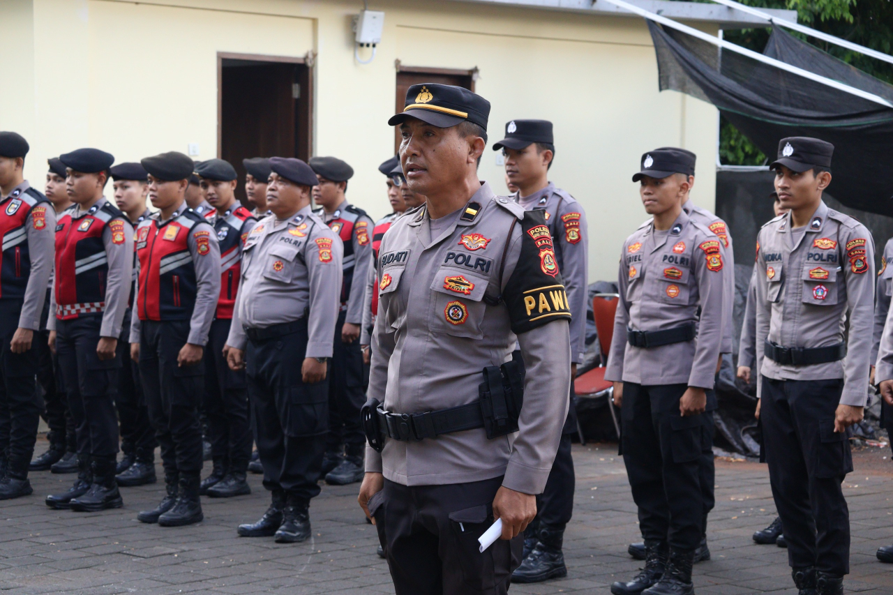 Wakapolres Bandara Ngurah Rai Pimpin Apel Pagi Jampimpinan, Tekankan Hidup Sederhana dan Profesionalisme Anggota