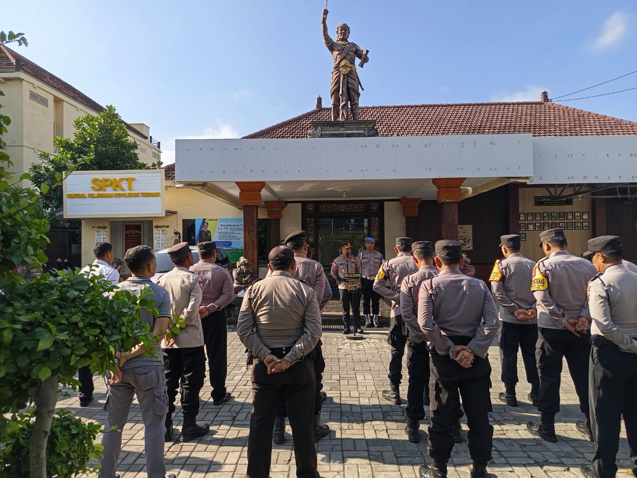 Bangun Soliditas dan Integritas, Kapolsek Dentim Pimpin Apel Jam Pimpinan