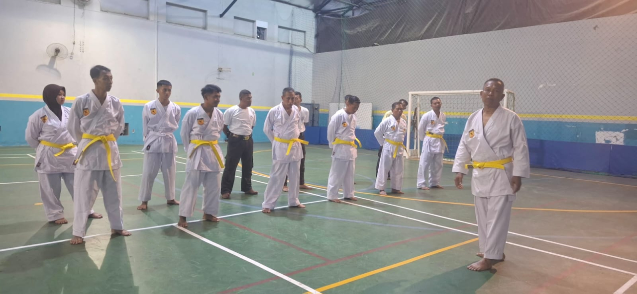 Tingkatkan Keterampilan, Satpam Haleyora Powerindo - PLN UIP JBTB Gelar Refreshment Beladiri Karate