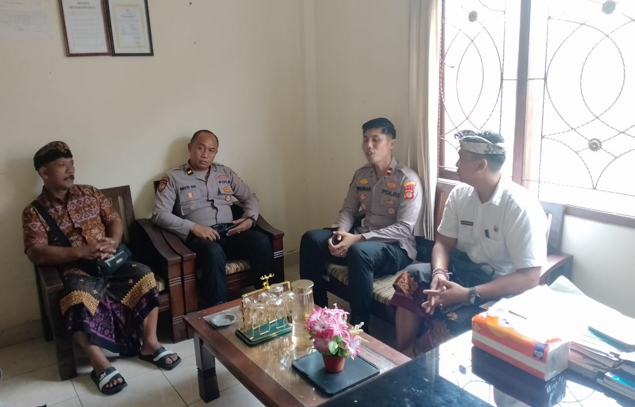 Polsek Kota Jembrana Jalin Sinergi Lewat Dialog Kamtibmas Bersama Lurah Dauhwaru
