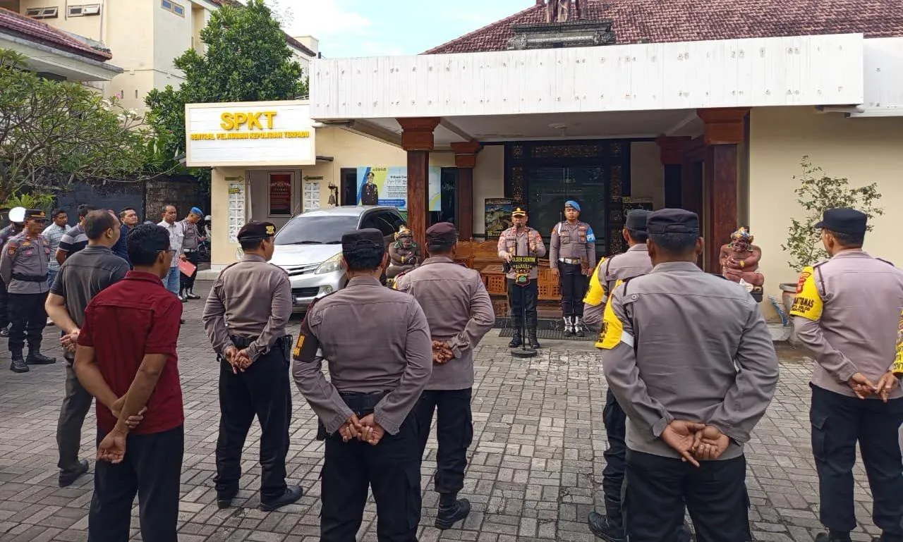 Kapolsek Dentim Pimpin Apel Jam Pimpinan, Tekankan Disiplin dan Respons Cepat Layanan 110