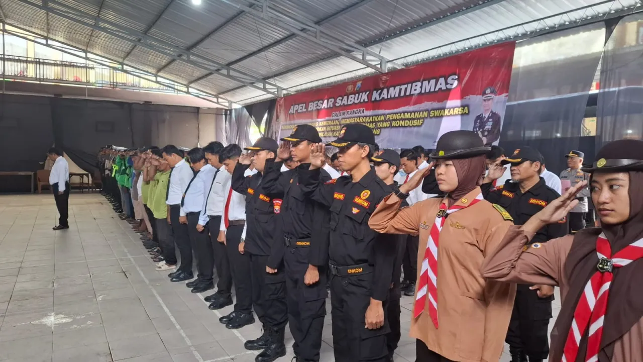 Kapolres Sampang Pimpin Apel "Sabuk Kamtibmas", Libatkan Ojol hingga Abang Becak
