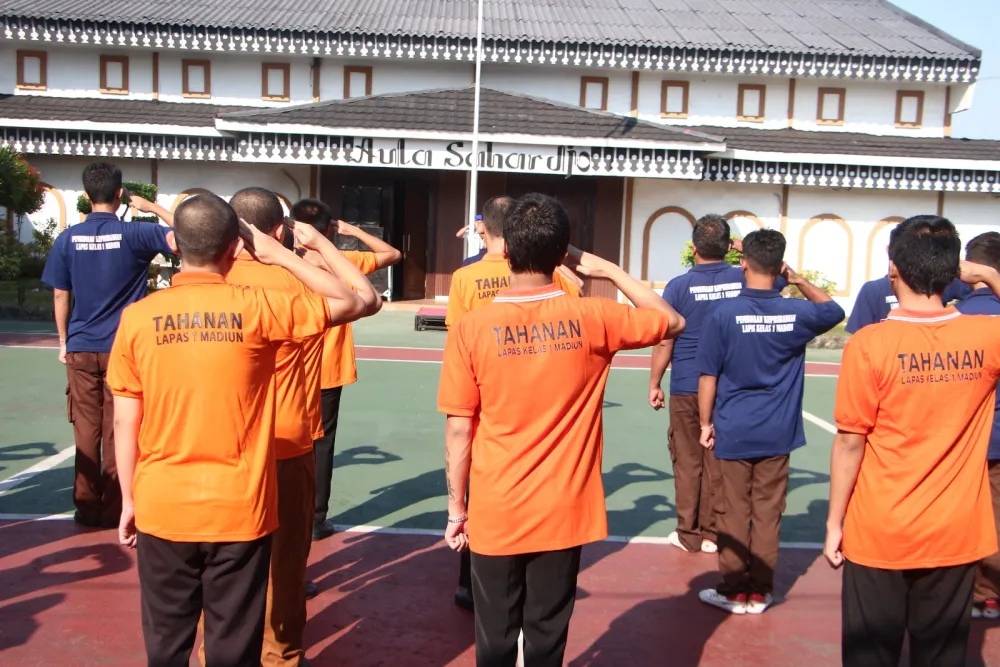 Sikapi Kebijakan Pemindahan Warga Binaan ke Nusakambangan, KA. KPLP Pimpin Apel Penguatan dan Pengarahan