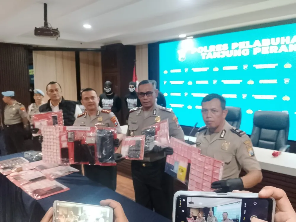 Operasi Tumpas Narkoba Polres Pelabuhan Tanjung Perak Ungkap 23 Kasus, Sita Sabu 1,01 Kilogram