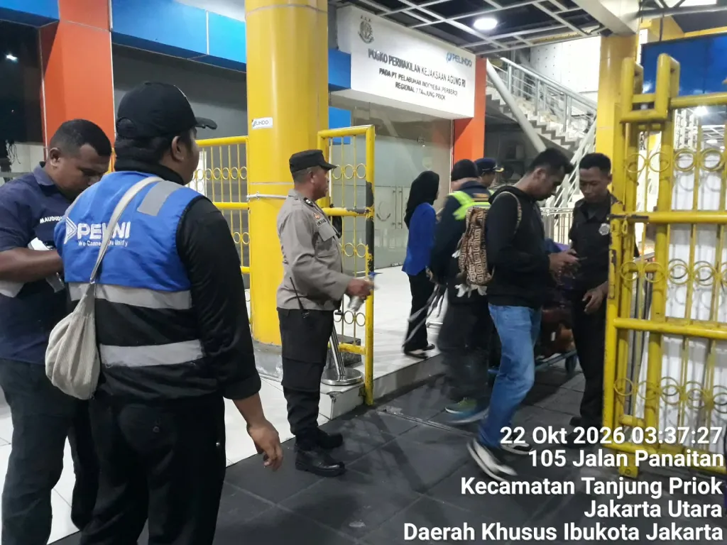 Polres Pelabuhan Tanjung Priok Laksanakan Pelayanan dan Pengamanan Embarkasi Kapal KM. Gunung Dempo