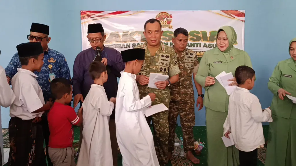 Wujud Kemanunggalan TNI, Korem 052/Wkr Gelar Bakti Sosial di Panti Yatim dan Dhuafa Bahrul Ulum
