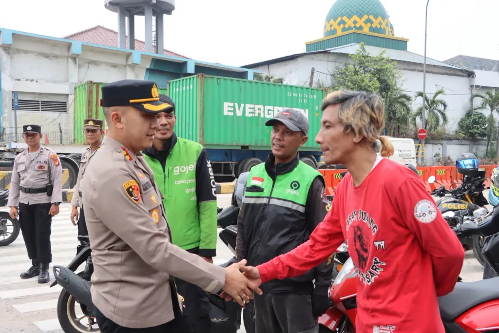 Kapolres Pelabuhan Tanjung Priok Pimpin Pengecekan Kesiapsiagaan Personel Pelayanan Aksi Unjuk Rasa
