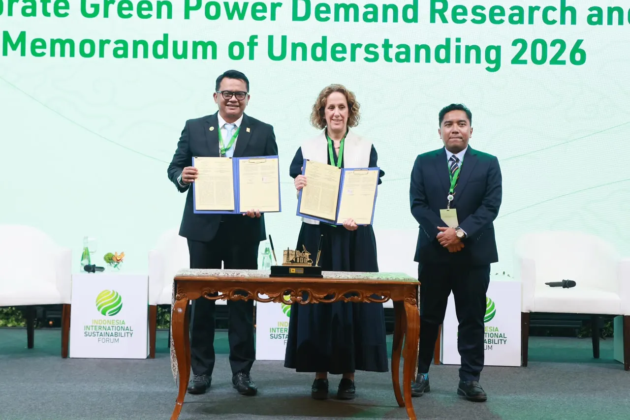 PLN dan The Climate Group Teken MoU, Perkuat Ekosistem Energi Hijau dan Investasi Berkelanjutan