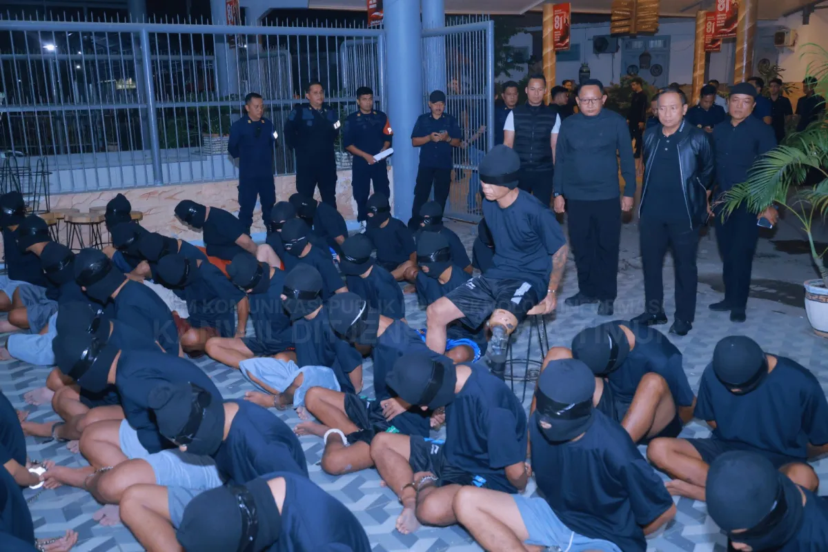 Langkah Tegas Kanwil Ditjenpas Jatim, 45 Warga Binaan Risiko Tinggi Dipindahkan ke Nusakambangan