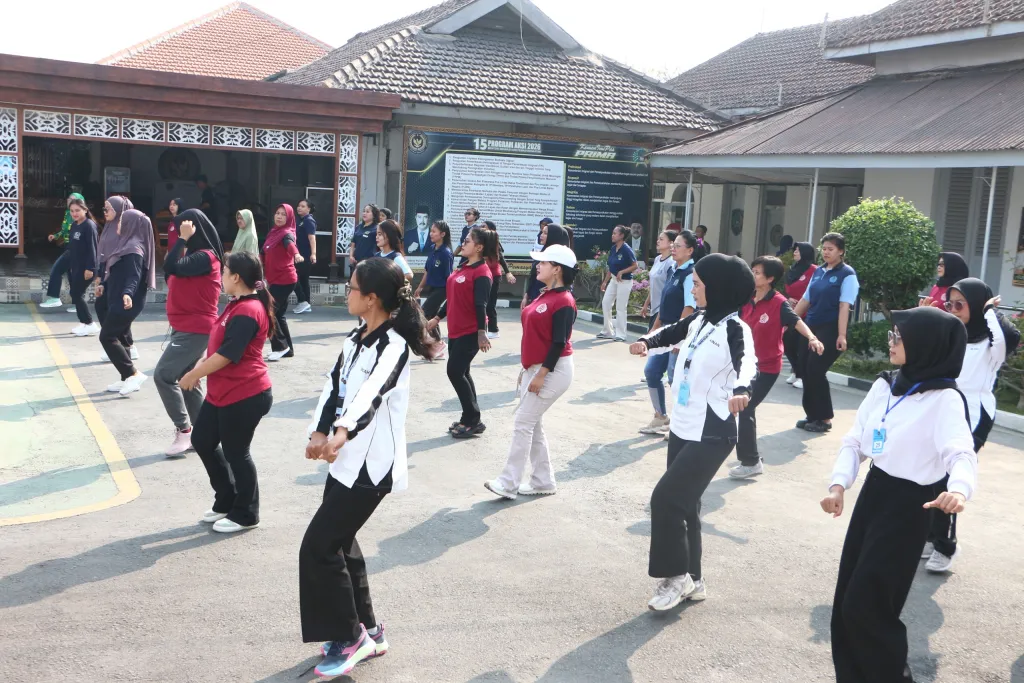 Jaga Kebugaran, Lapas Kelas I Madiun Gelar Senam Pagi Bersama Warga Binaan Wanita