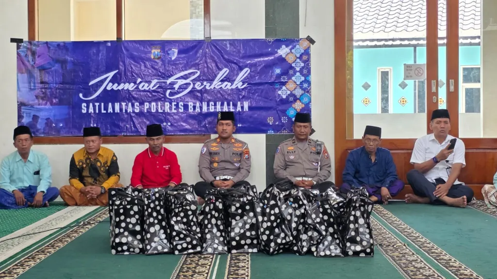 Satlantas Polres Bangkalan Hadir di Tengah Masyarakat melalui Kegiatan Jumat Berkah