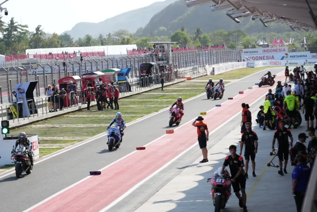 PLN Siap Jaga Keandalan Listrik MotoGP Mandalika 2026, Direktur Pembangkitan Pantau Langsung Lewat Control Room
