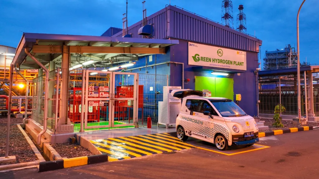 Inovasi Energi Bersih PLN Group Raih Empat Penghargaan ASEAN Energy Awards 2026