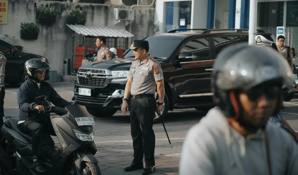 Kapolda Bali Turun Langsung Atur Lalu Lintas di Denpasar, Wujud Nyata Polisi Bersama Masyarakat