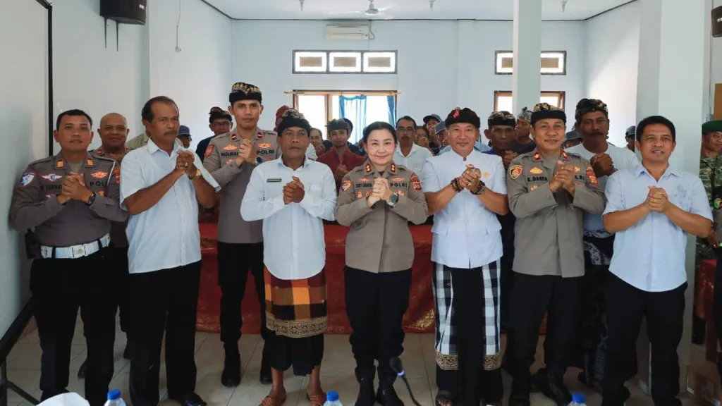 Kapolres Jembrana Kumpul Bersama Warga Yeh Kuning, Dengarkan Aspirasi dan Hadirkan Cek Kesehatan Gratis