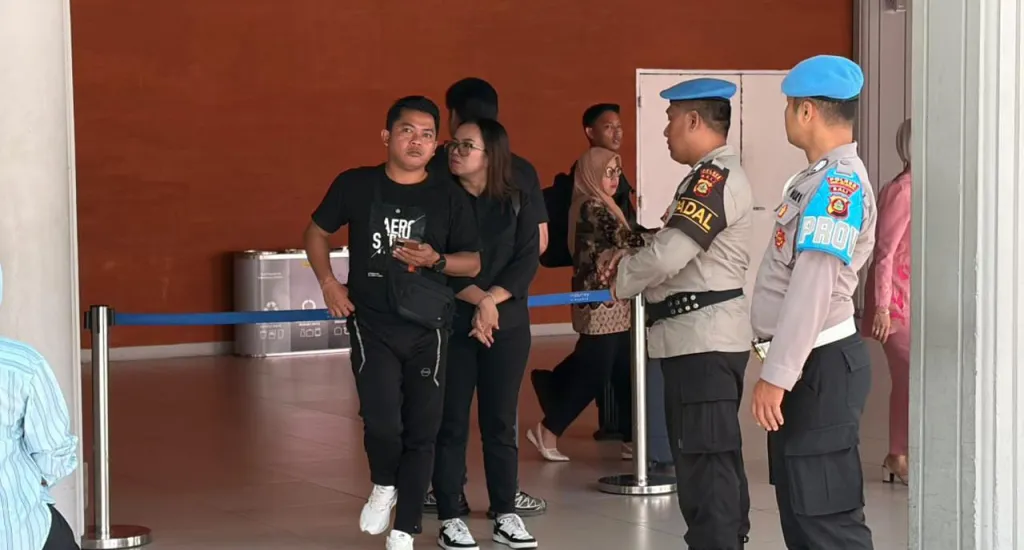 Patroli Dialogis di Terminal Domestik, Polres Bandara Hadir Berikan Rasa Aman