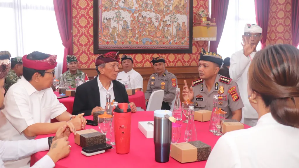 Kapolresta Denpasar Hadiri Pelaksanaan Lokasabha XI Parisada Hindu Dharma Indonesia Kabupaten Badung