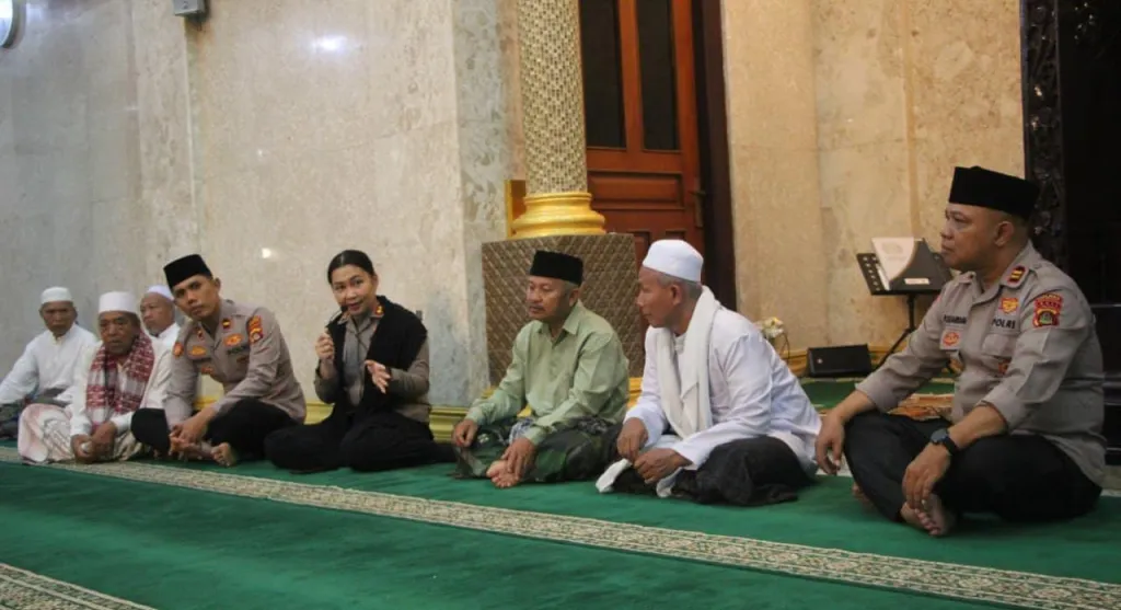 Subuh Keliling, Kapolres Jembrana Ajak Masyarakat Tangkal Hoaks dan Cegah Narkoba