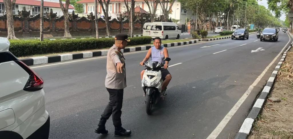 Polres Bandara Perkuat Disiplin Berlalu Lintas Melalui Pengaturan Pagi