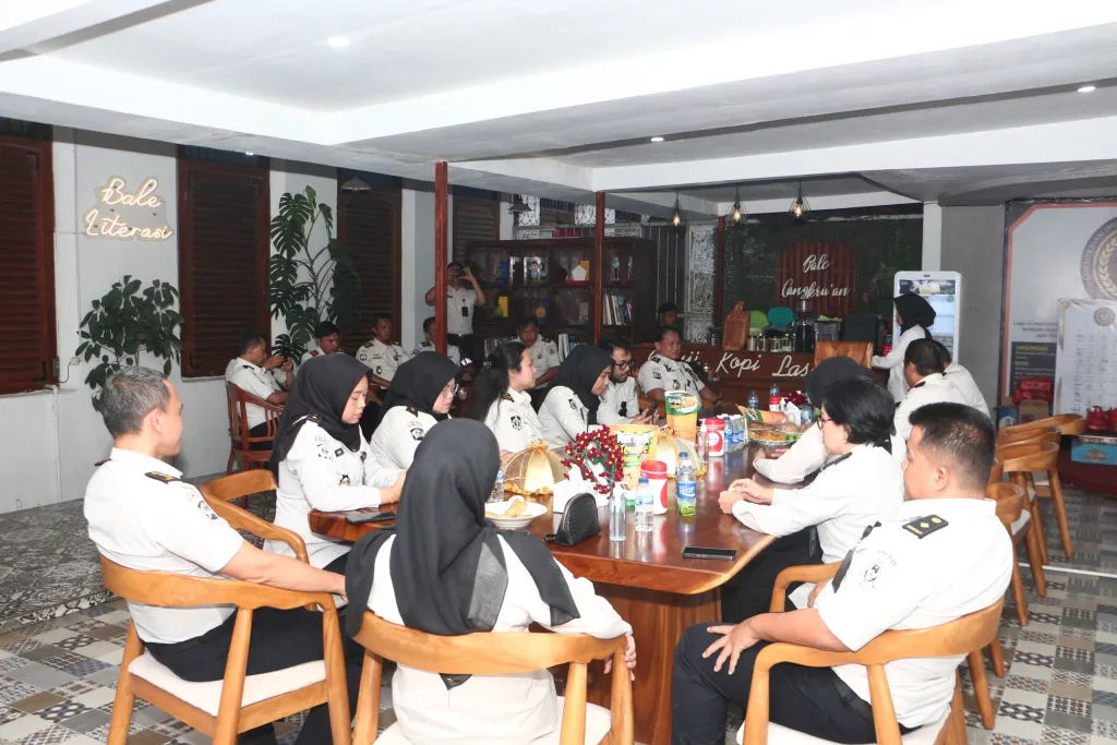 Audit Kinerja Ketahanan Pangan, Itjen Kemenimipas Tinjau Bidang Peternakan Lapas Kelas I Madiun