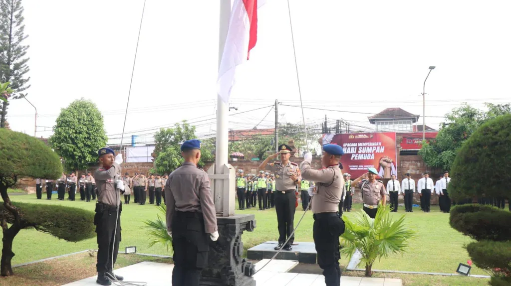 Kapolresta Denpasar Pimpin Upacara Peringatan Hari Sumpah Pemuda di Mako Polresta Denpasar