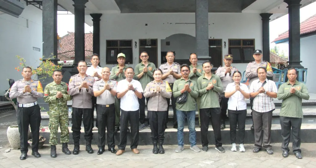 Dekat dengan Warga, Kapolres Jembrana Perkuat Sinergi Kamtibmas dan Hadirkan Layanan Kesehatan Gratis di Pohsanten