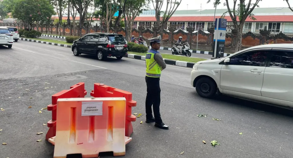 Polres Bandara Atur Lalu Lintas, Pastikan Kelancaran di Kawasan Bandara