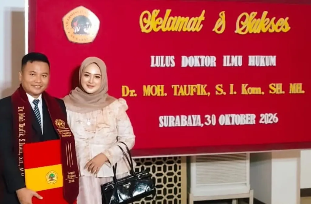 Moh Taufik Raih Gelar Doktor Ilmu Hukum dari Untag Surabaya, Bawa Gagasan Hukum Progresif