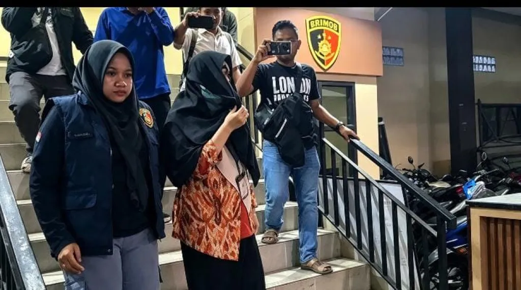 Diduga Mesum di Ruang Kerja, Oknum Kapus Robatal dan Staf Wanita Digerebek Suami