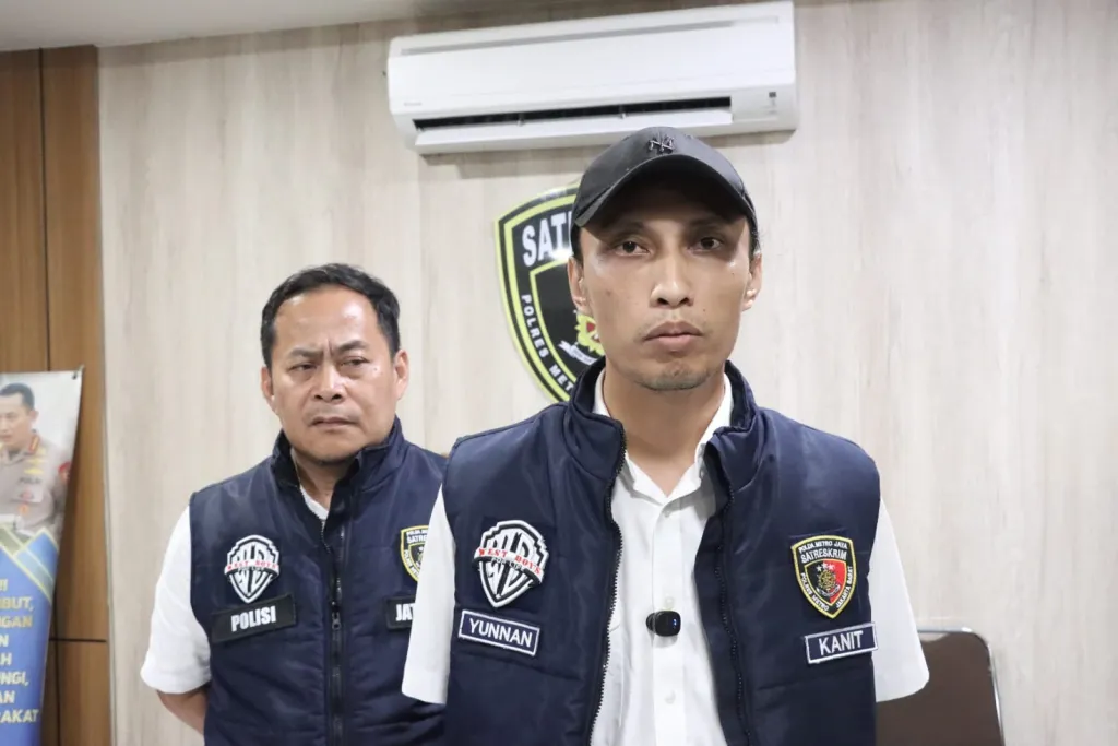 Kabur ke Jawa Tengah Usai Curi Uang dan iPhone, Wanita 30 Tahun Ditangkap Polres Jakbar