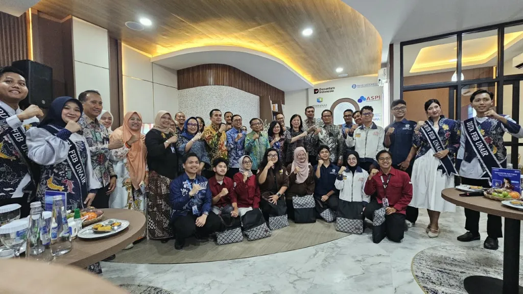 BRI Peduli Dukung Gerai CERDAS PeKA di UNAIR untuk Perkuat Literasi Keuangan