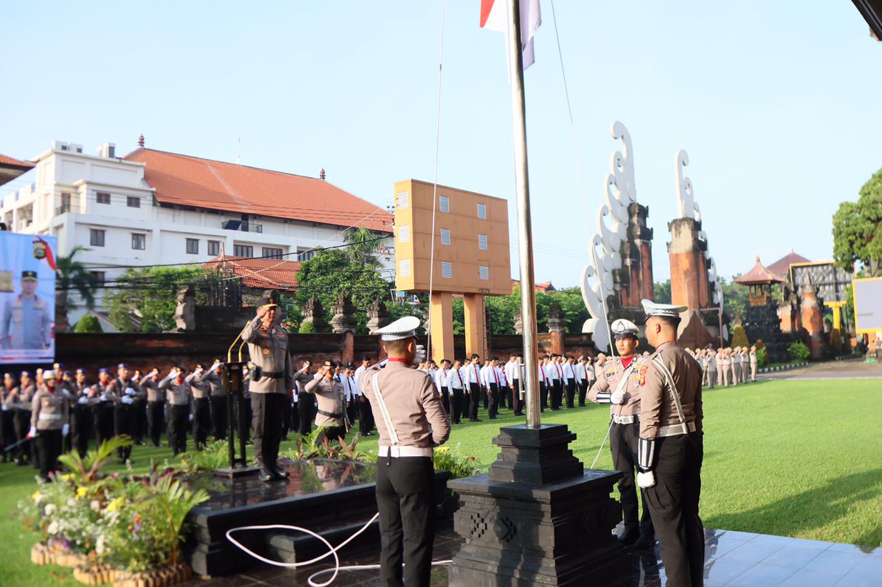 Wakapolda Bali Pimpin Upacara Hari Kesadaran Nasional 2026, Tekankan Polisi Tegas dan Humanis