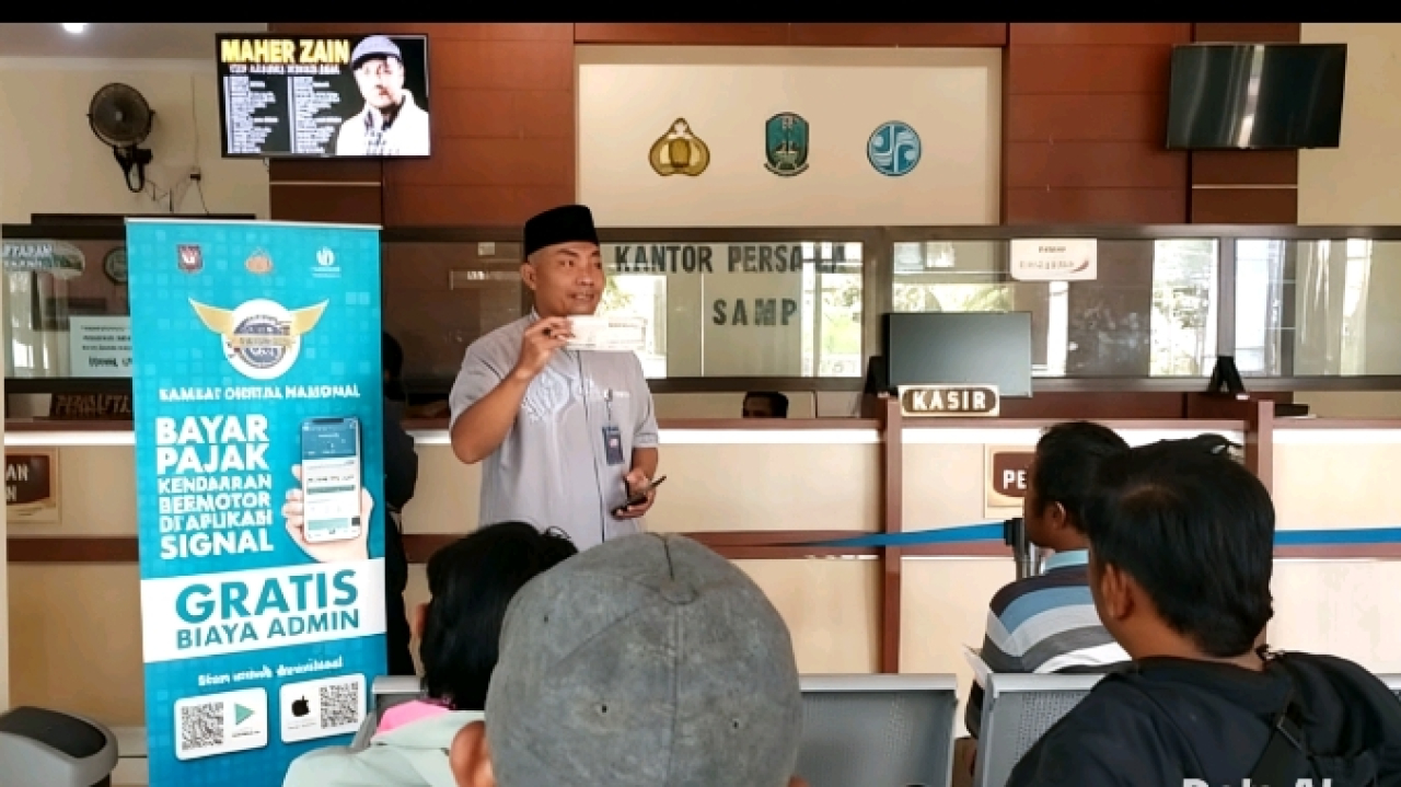 Transformasi Digital, Samsat Polres Sampang Gencarkan Sosialisasi Aplikasi SIGNAL untuk Mudahkan Wajib Pajak
