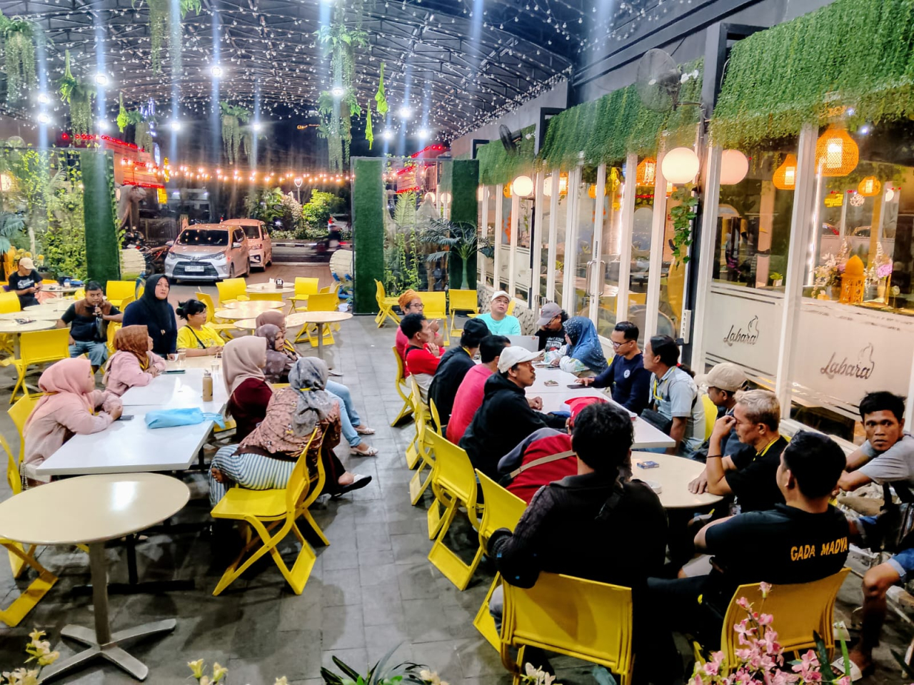 Gladi Bersih Persiapan Launching dan Pengukuhan Komunitas Wartawan Indonesia (KWI) di Caffe Labara Surabaya