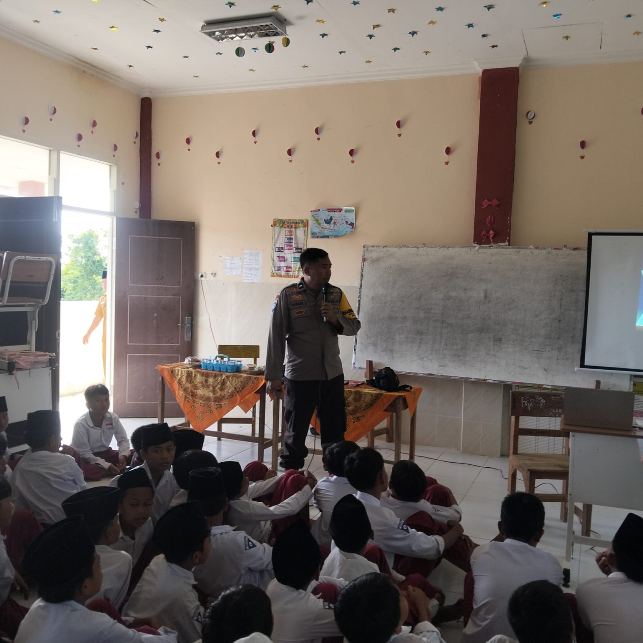Lindungi Generasi Muda, Polsek Kokop Polres Bangkalan Sosialisasikan Bahaya Narkoba dan Bullying