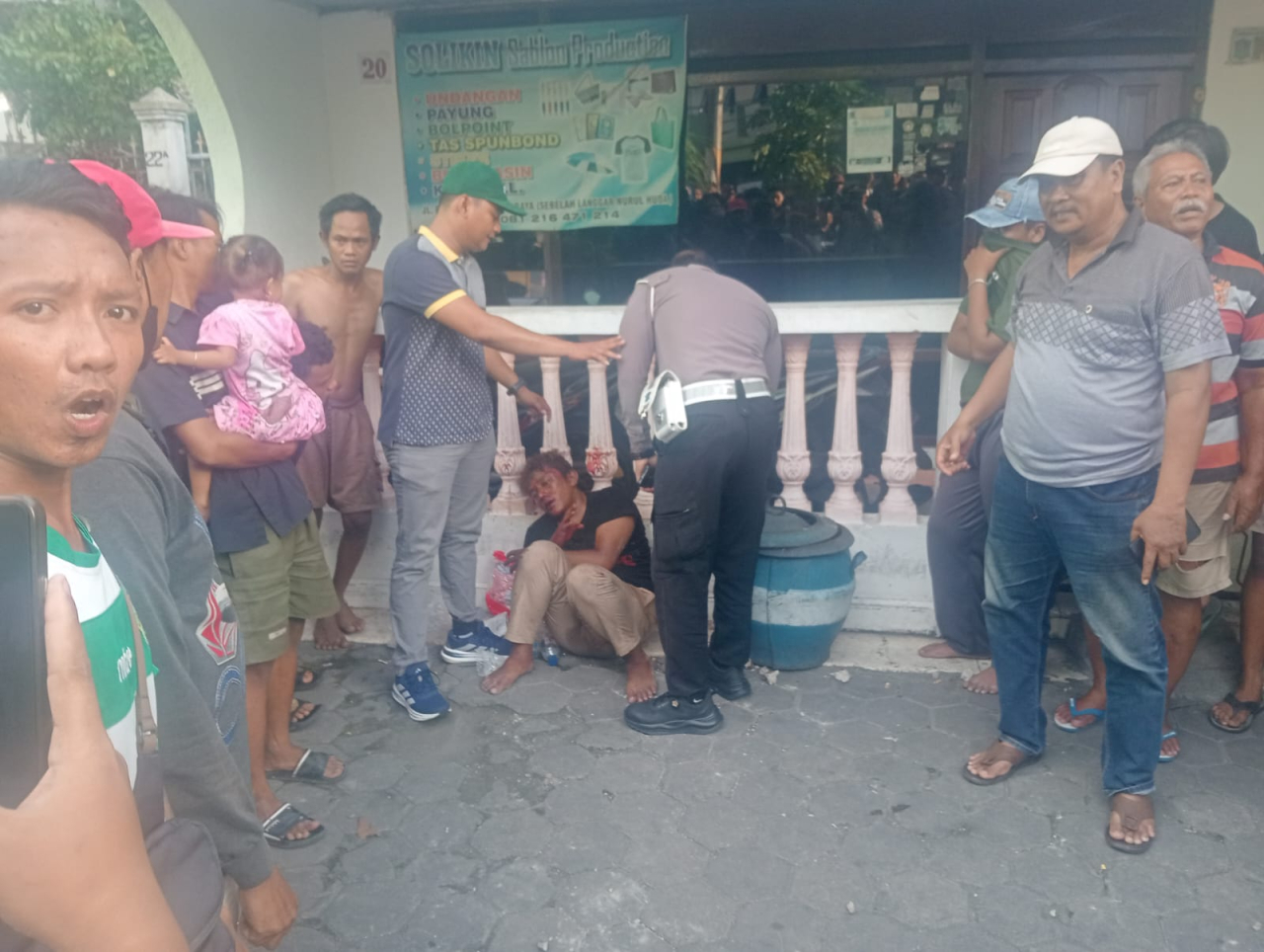 Gerak Cepat Polsek Kenjeran Amankan Pelaku Jambret di Platuk  dari Amukan Massa