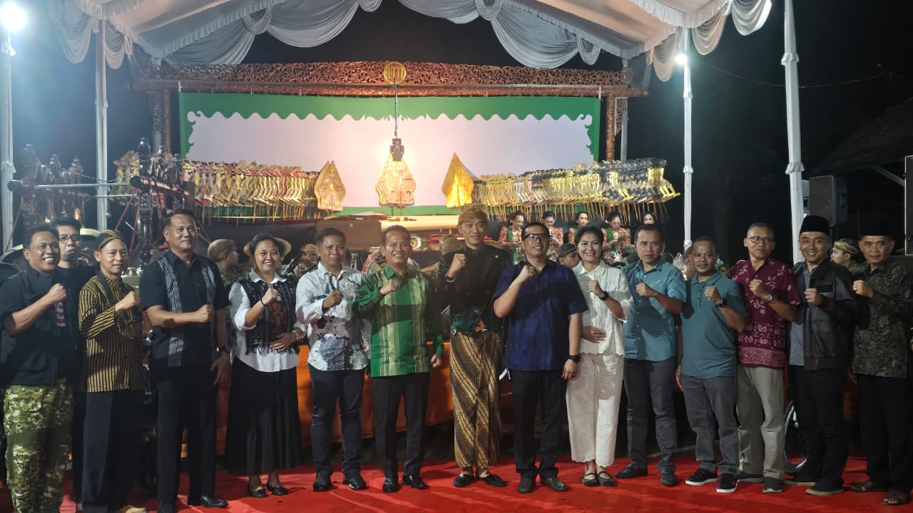 Hadiri Wayang Kulit HUT Yonif 501, Kalapas I Madiun Dukung Pelestarian Budaya Nusantara