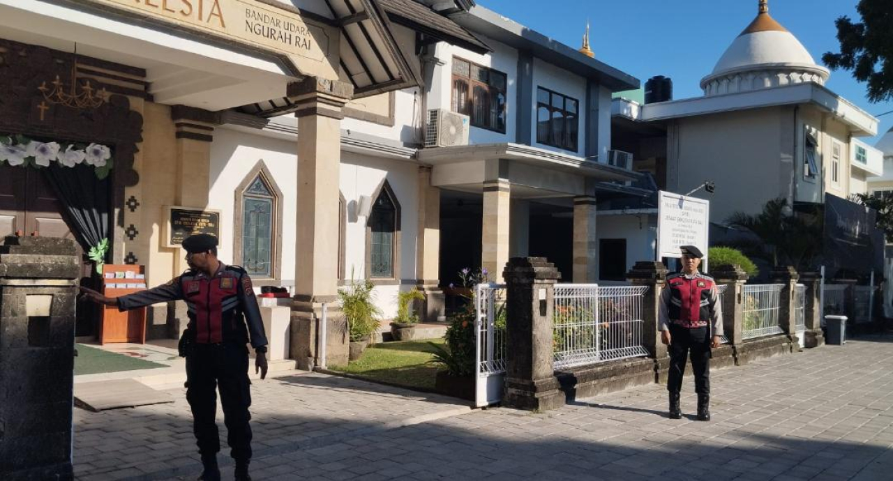 Hadirkan Rasa Nyaman, Polres Bandara Amankan Ibadah Minggu di Gereja Ekklesia