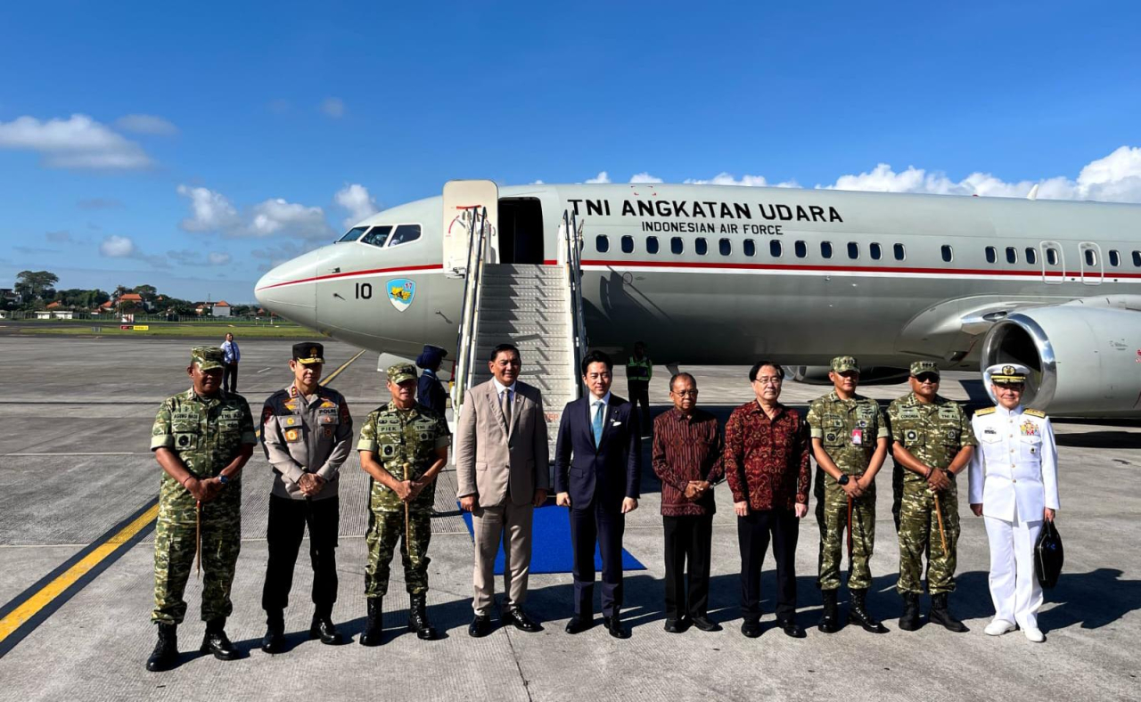 Kapolda Bali Kawal dan Antar Keberangkatan Menteri Pertahanan RI dan Menteri Pertahanan Jepang 