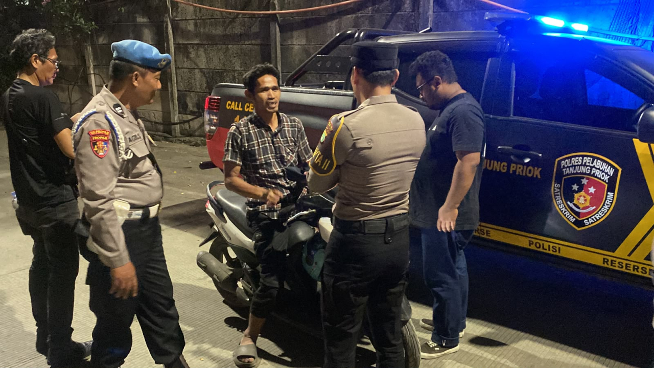 Patroli Malam Stasioner Cipta Kondisi Polres Pelabuhan Tanjung Priok Amankan Pengendara Mencurigakan.