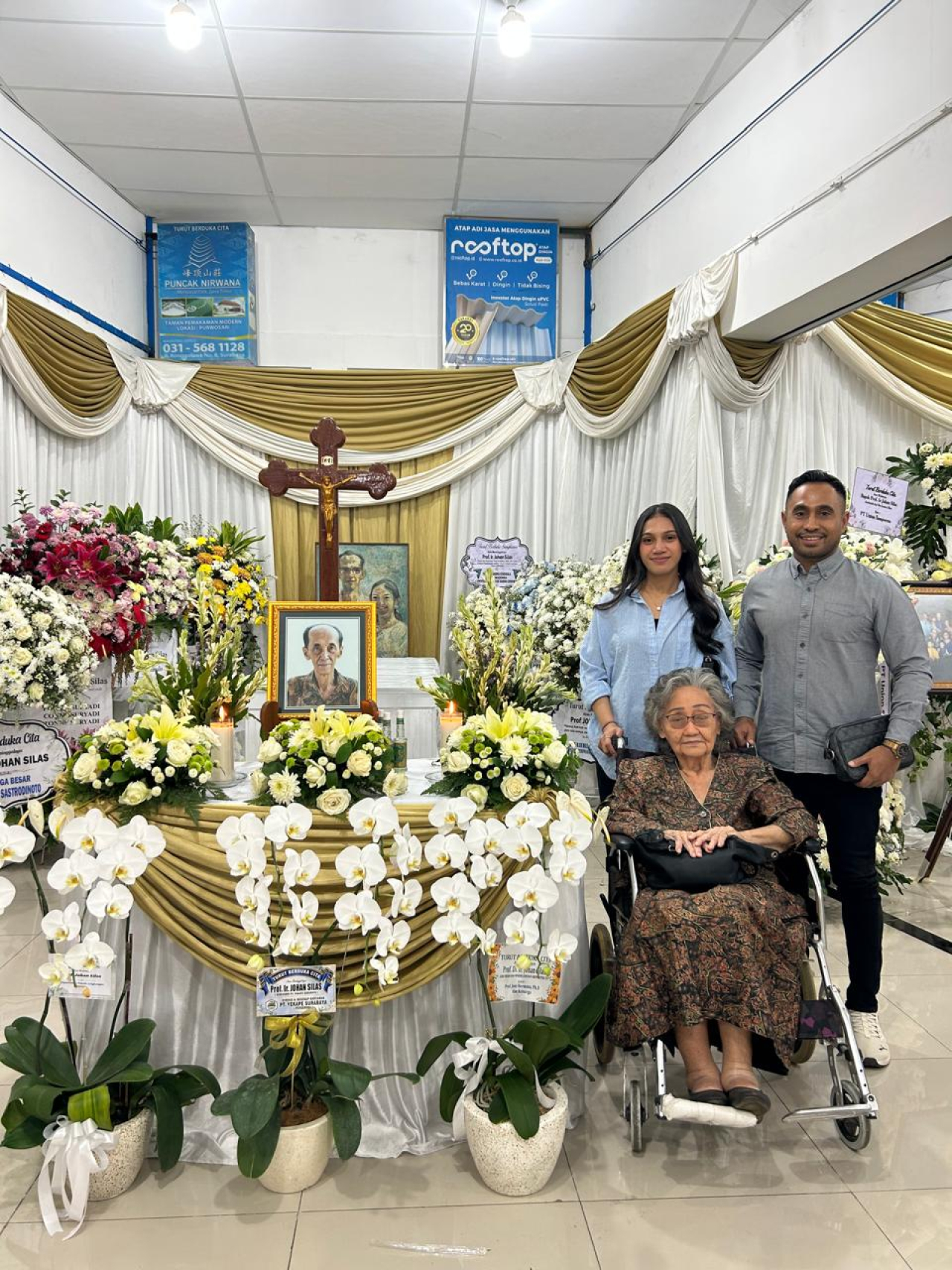 Pengacara Muda Martin Tokan Takziah ke Rumah Duka Prof. Johan Silas, Kenang Sosok Humanis dan Visioner Kota Surabaya