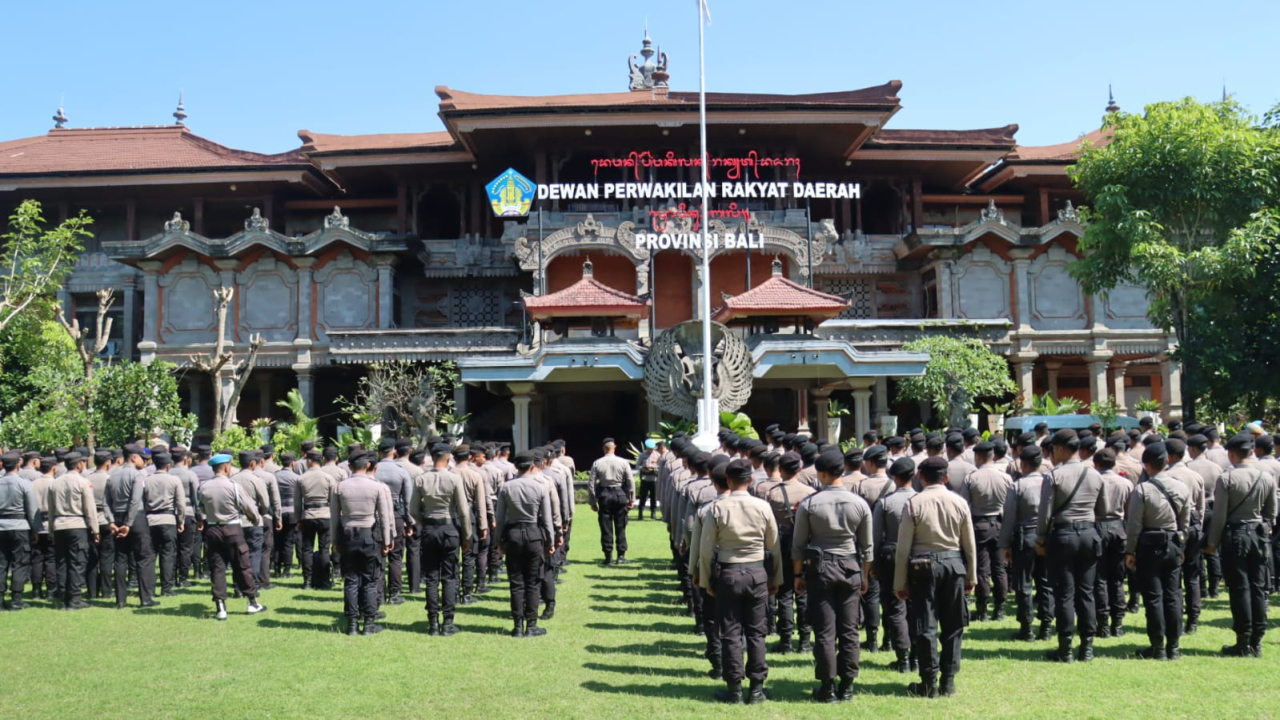 Polresta Denpasar Siagakan Ratusan Personel Amankan Aksi Damai Aliansi Bali Bergerak