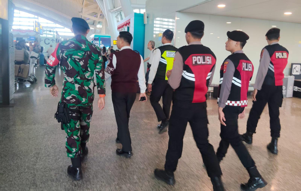 Upaya Preventif, Polres Bandara Ngurah Rai Laksanakan Patroli Gabungan di Terminal Internasional