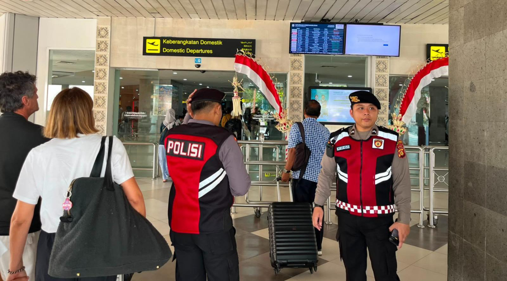 Polres Bandara Monitoring Keamanan Terminal Domestik Ngurah Rai