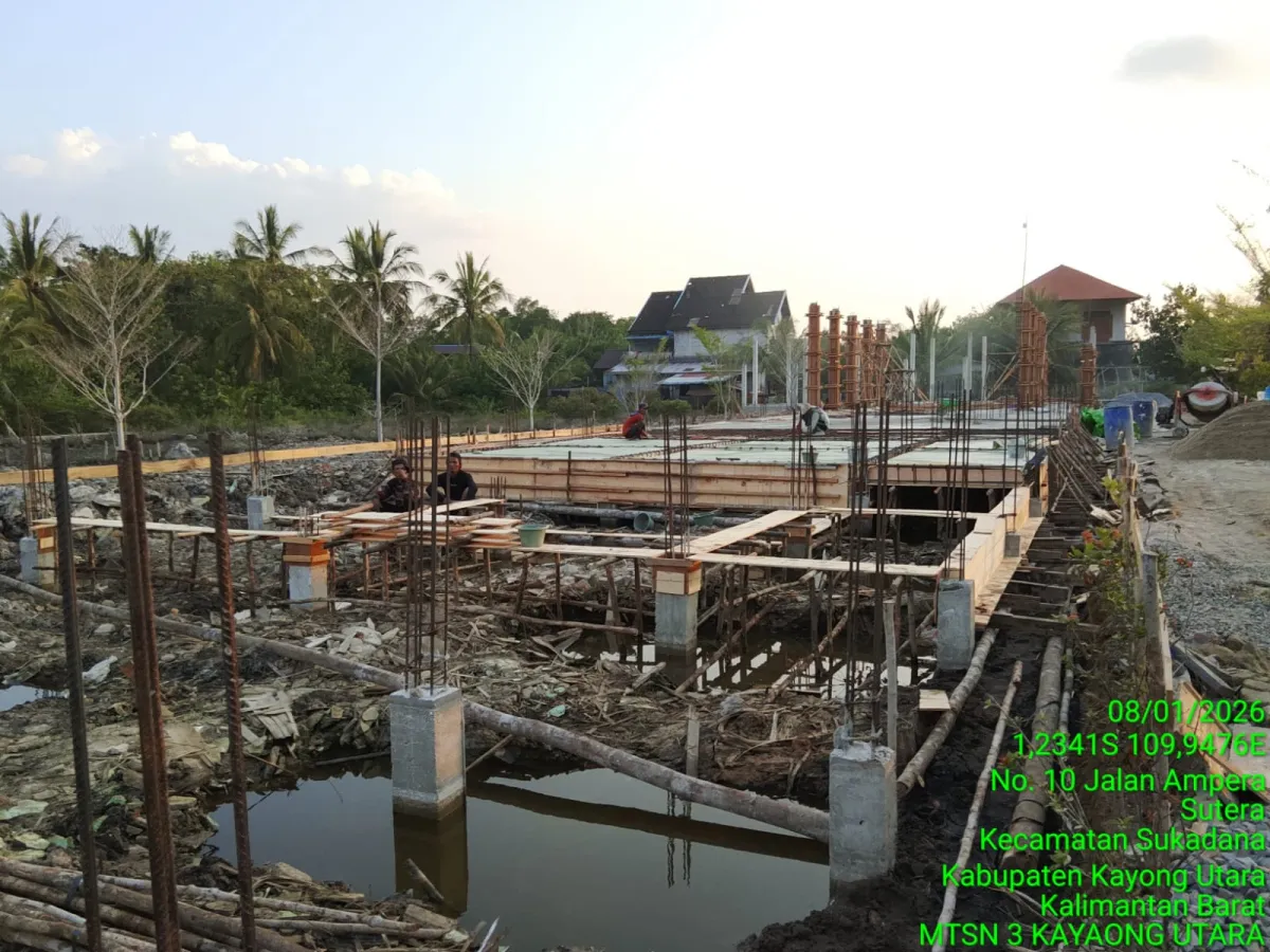 Pelaksana Klarifikasi Pemberitaan Proyek MTs Negeri 3 Kayong Utara, Bantah Dugaan Penjualan Aset dan Material Ilegal