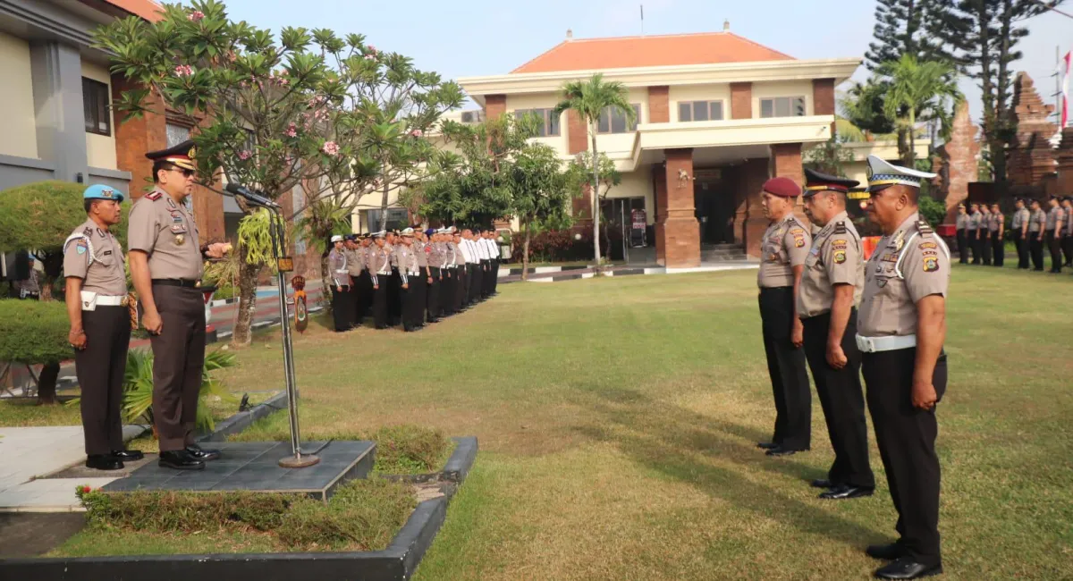 Polresta Denpasar Gelar Upacara Kenaikan Pangkat Pengabdian, Bentuk Apresiasi atas Dedikasi Personel 