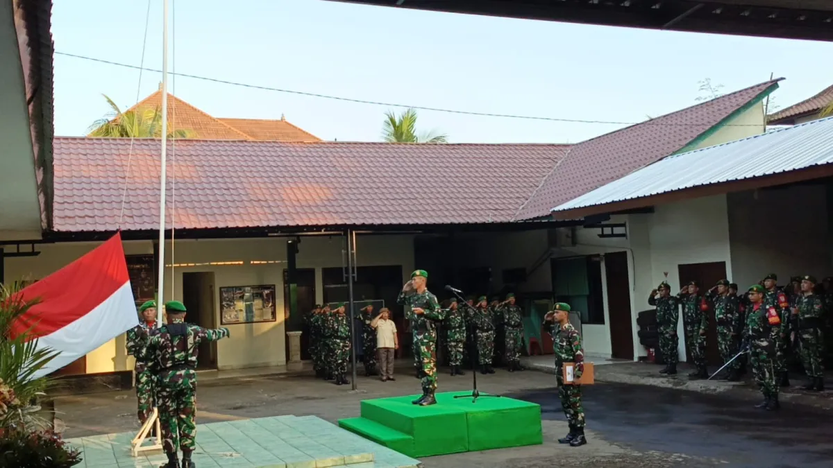 Kodim Tabanan Perkuat Disiplin Prajurit Melalui Upacara Bendera dan Tradisi Penerimaan Warga Baru 