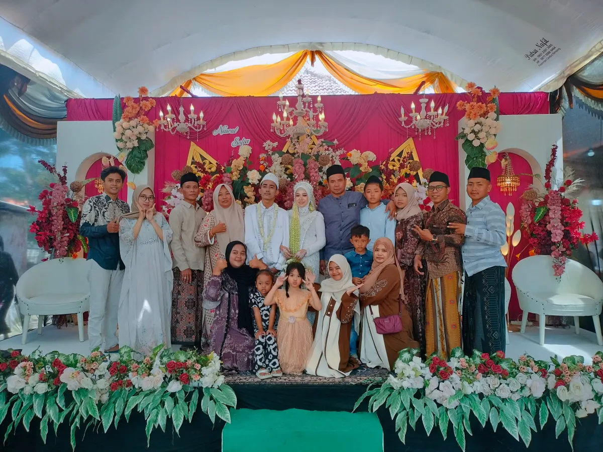 Resepsi Pernikahan Sofia dan Moh Nasrulloh di Sampang Berlangsung Khidmat dan Penuh Kekeluargaan